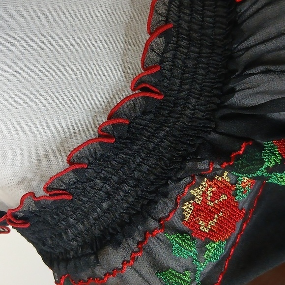 Twenty one floral scrunch  key hole sheer blouse size medium - Picture 8 of 15